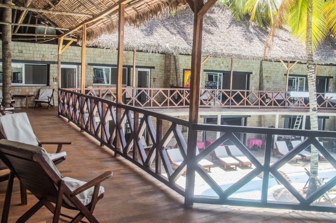 Hotel La Bombonera Нуси-Бе Экстерьер фото